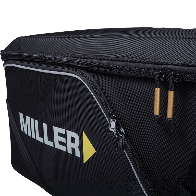 Arrowx Shell Case With Wheels